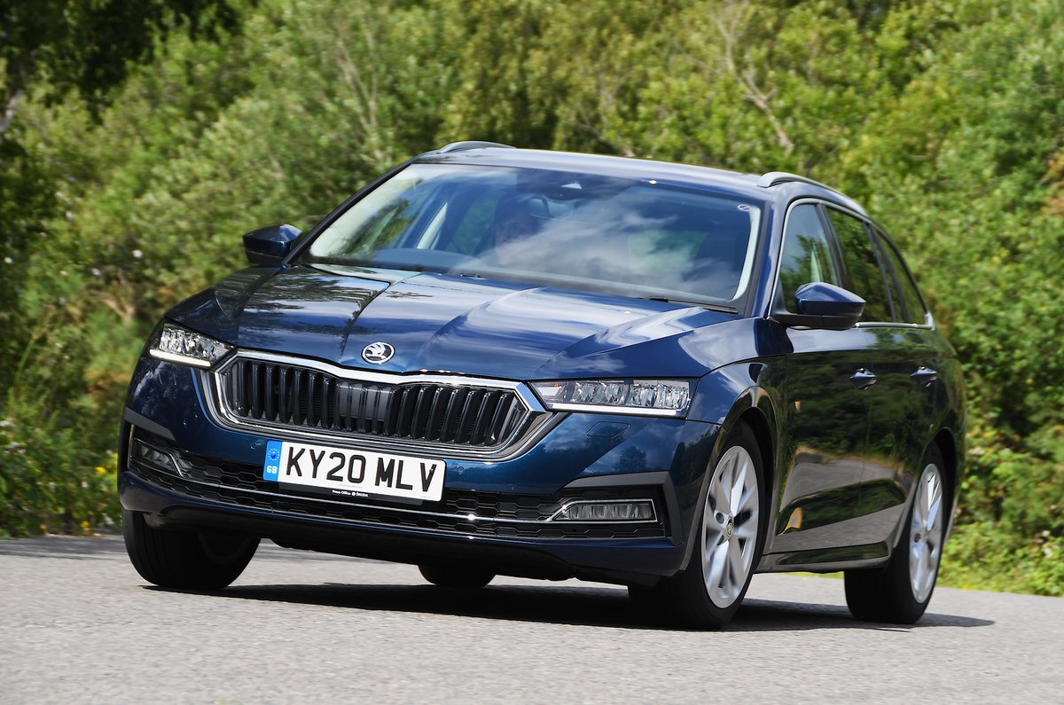 whatcar's tweet photo. The current Skoda Octavia Estate is a masterclass in space, thanks to its roomy back seats, impressive interior storage and huge 640-litre boot. 🧳

It all sounds great, but is there a catch? Our used buyer's guide reveals all: https://t.co/AVp4x9NQ4l https://t.co/Wp6Vxr5b5t