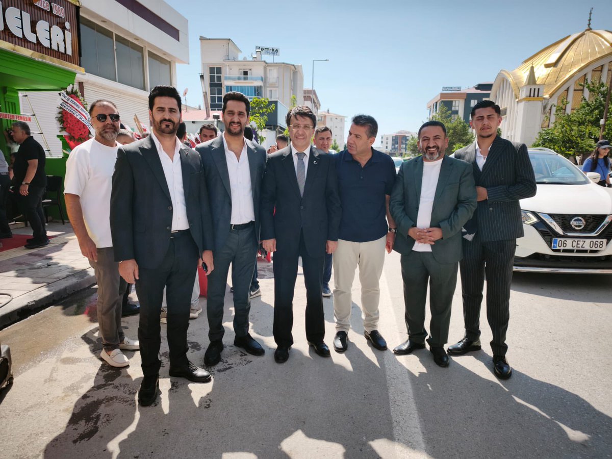K_Turkmenoglu_V's tweet photo. 📍 Van

Funda Pastaneleri’nin 8. şube açılış programına katılarak bu güzel heyecana ortak olduk.

İlimize değer katan, istihdama katkı sunan her yeni yatırımın yanında olmaya devam ediyoruz. Yeni şubenin hayırlı olmasını diliyor; Funda Pastaneleri ailesine bol ve bereketli kazançlar, çalışanlarına başarılar temenni ediyorum.

Hayırlı olsun. 🌿🤝