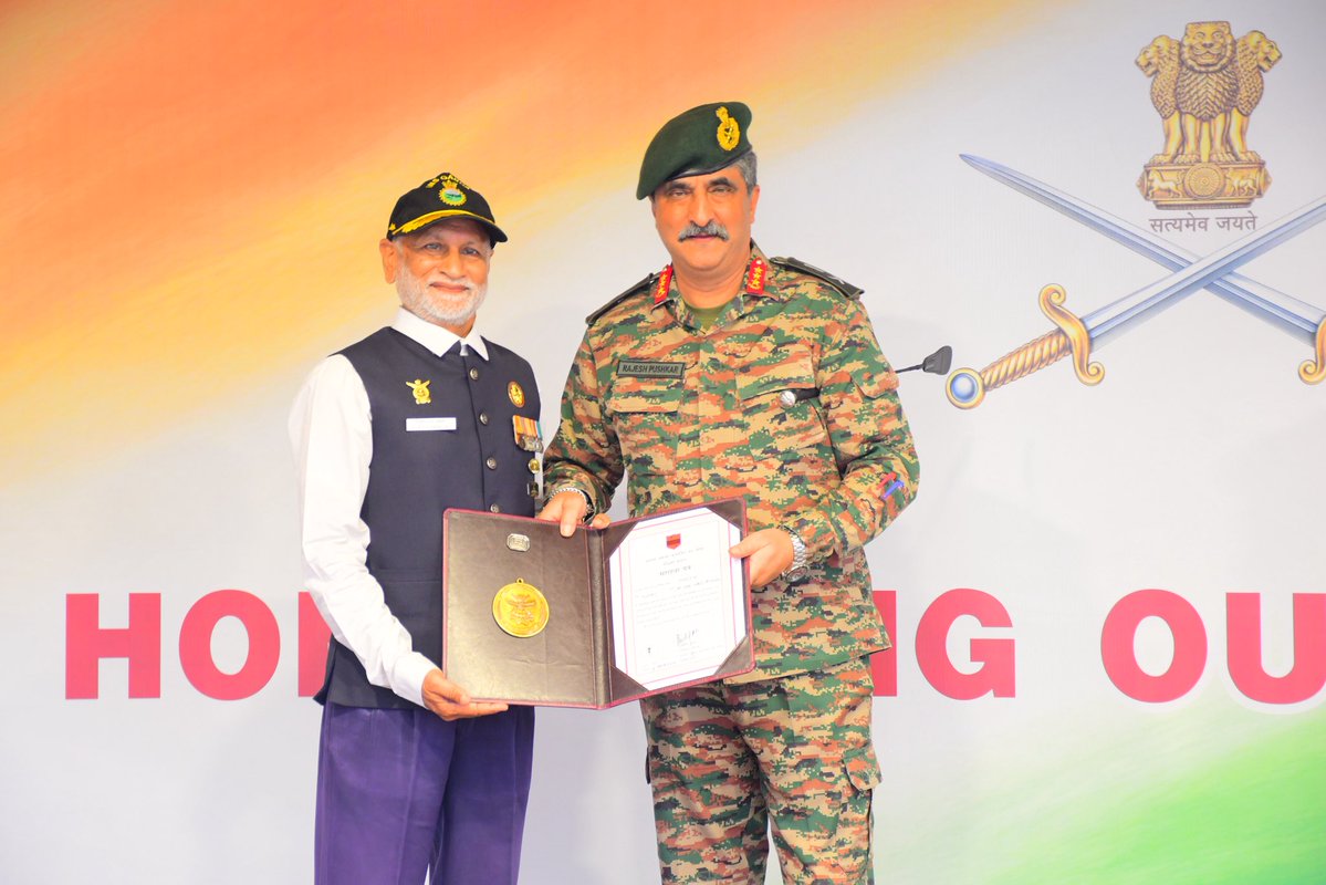 IaSouthern's tweet photo. #VeteranAchievers

Lt Gen Rajesh Pushkar, AVSM, VSM, #ArmyCommander, #SouthernCommand felicitated six distinguished #Veterans during a ceremony organised by #WhiteTigerDivision, recognising their exemplary contributions towards Veteran Welfare, Youth Empowerment, Community Development and #NationBuilding. 

Through their selfless service beyond the uniform, the awardees have enriched the lives of veterans, strengthened community outreach, promoted digital inclusion and inspired future generations..

Their continued service beyond the uniform reflects the enduring values and ethos of the #IndianArmy.

#WeCare
#SudarshanChakraCorps
@adgpi
@PRODefPune