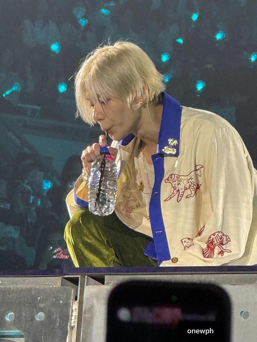 onew_ph's tweet photo. Happy Birthday Taemin 🥳🎂

#여름에피어난_태민이의계절 
#HAPPY_TAEMINBDAY https://t.co/mUZe8yWSbu