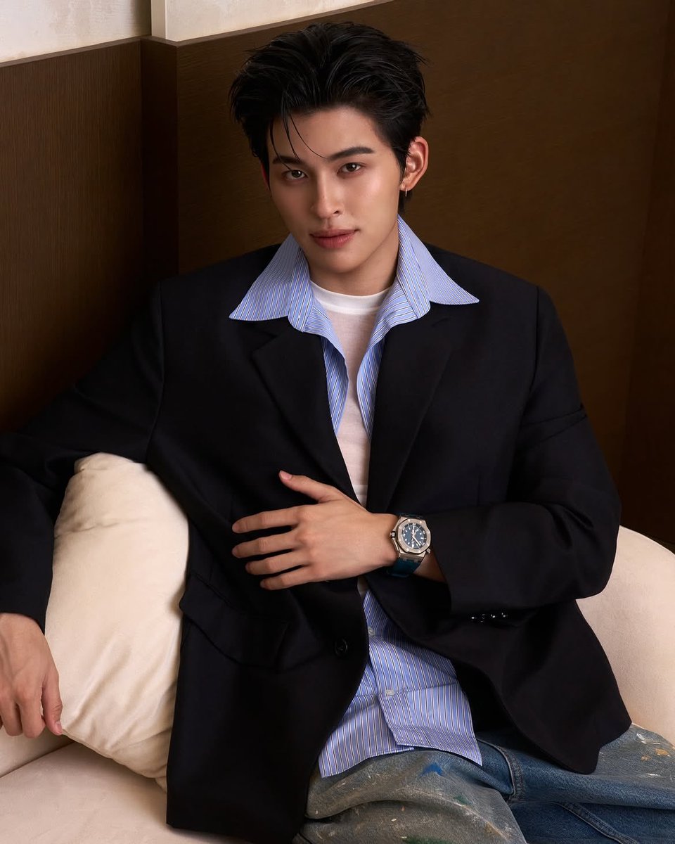 vnaluvpp's tweet photo. ปอนด์กับนาฬิกาหล่อหรูดูแพงงง ✨⌚

#AudemarsPiguetXPond
#ppnaravit https://t.co/ZDTCGS7sCx