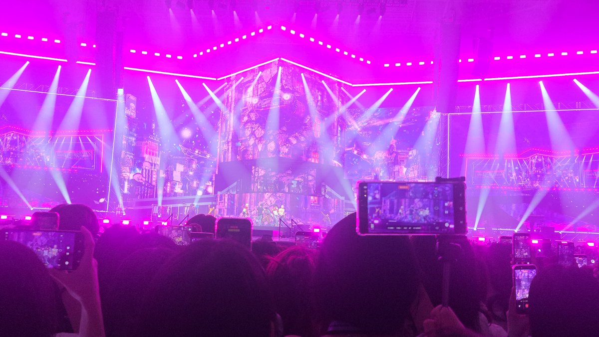 cheezi_cake's tweet photo. 260717 KNOCK ON VOL.2 ❤️‍🔥
첫콘 너무 수고했어 애기들 🥹 https://t.co/BNGVmZFX56