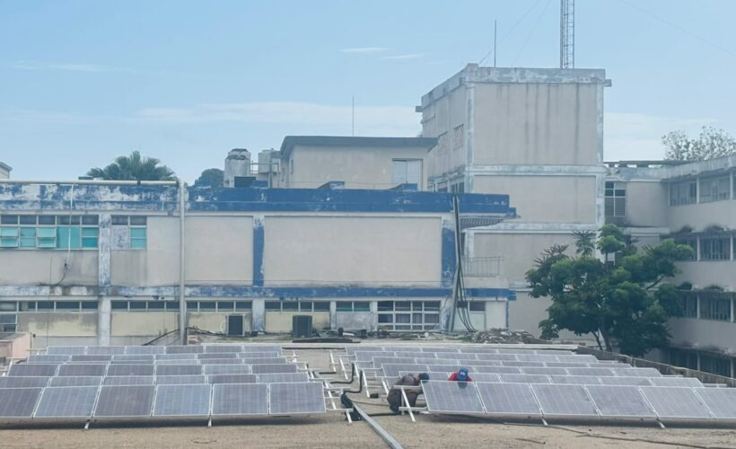 PeriodicoGiron's tweet photo. Excelente noticia llega a #Matanzas 👇 En el Hospital Provincial Clínico Quirúrgico Docente, Faustino Pérez, de Matanzas, se inició recientemente la instalación de un sistema fotovoltaico de 20 kW.
Los detalles en #PeriodicoGiron :
https://t.co/AZzwVfSX10 https://t.co/nkwXUPMJOn