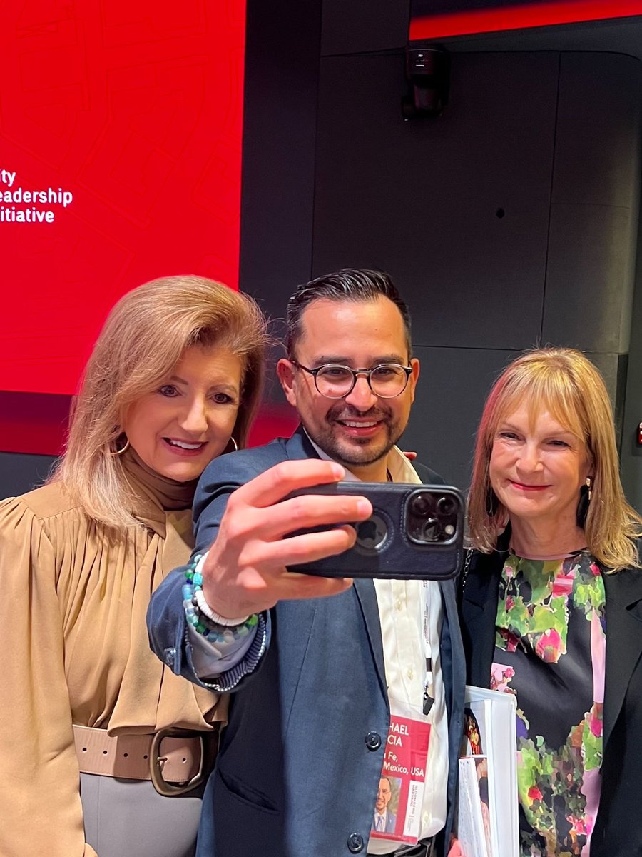 ariannahuff's tweet photo. Thank you to @PattiHarris for the warm welcome, and to @MikeBloomberg, James Anderson, and the @Bloomberg Government Innovation program for inviting me to be part of this vital work.

And congratulations to the 46 mayors from 15 countries joining the class of 2027! https://t.co/xfaalWvzM0