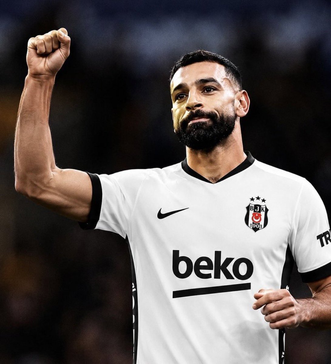 Fag1903's tweet photo. Salah Hayırlı Olsun 
Başkan 3 senedir ilk kez taraftarıyla barışıyor inşallah bu yakalanan havayı bozmaz https://t.co/qpcFQ9XGKR
