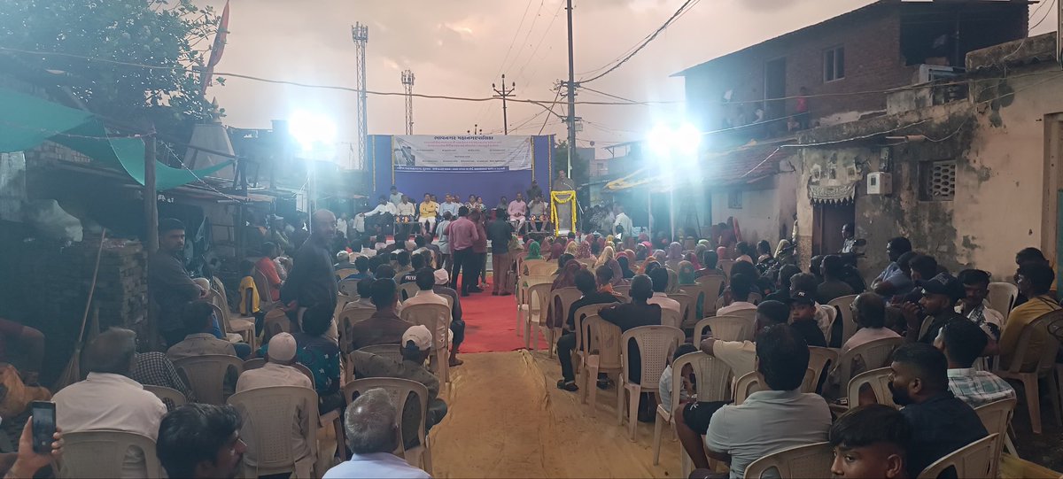 bmc_pro_dept's tweet photo. સરકારશ્રીની SJMMSVYની ગ્રાન્ટ હેઠળ રૂ.૮૩.૧૫ લાખના ખર્ચે માઢીયા રોડ શેરી નં. ૧ થી ૨૦ માં રબ્બર મોલ્ડેડ પેવીંગ બ્લોકનું કામ, રૂ.૮૬ .૫૦ લાખના ખર્ચે માઢીયા રોડ બાથાભાઇના ચોકથી પાળાની પાછળ સી-આકારનો આર.સી.સી. રોડ બનાવવાનું કામ, તથા https://t.co/ZgGYpr74RC