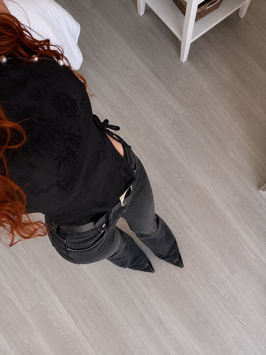 SENDTOGEE's tweet photo. I want a finsub to clear my entire throne wishlist. How hottt would that be😈 https://t.co/wLWMHDeNhm