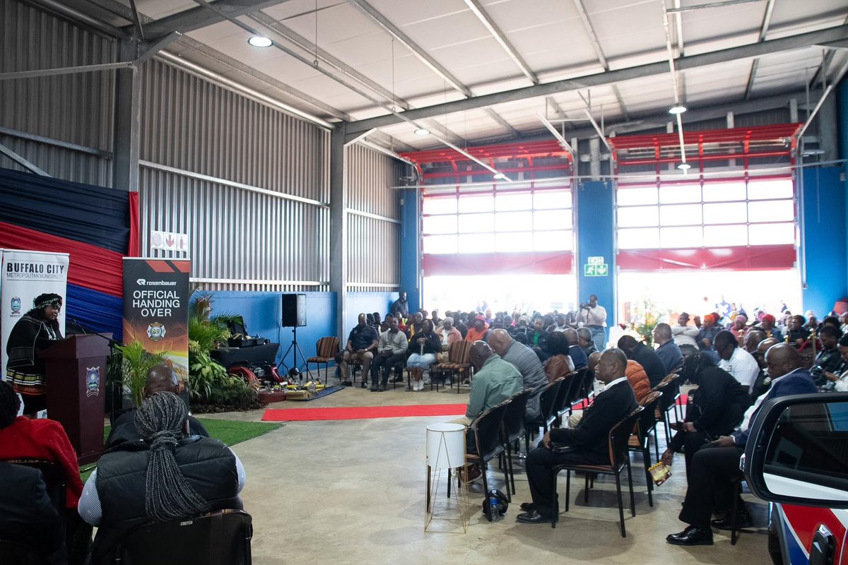 OfficialBCMM's tweet photo. Buffalo City Metro Executive Mayor Cllr Princess Faku today the new state of the art R17 million Ntabozuko Fire Station, which also saw 25 local residents and businesses being afforded employment during construction.

#BuffaloCity #EasternCape #ACityHardAtWork https://t.co/xrrSs3UrP9