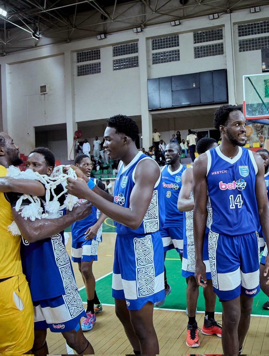 bballmali's tweet photo. 🚨C’EST FAIT ! Les messieurs du Stade Malien de Bamako sont sacrées champions du Mali 🏆 🇲🇱 !

Au terme des Play-offs de la Ligue 1 Orange 2025-2026, les @blancsdebamako décrochent le titre national. Félicitations aux champions !

#Bballmali #StadeMalien #Basketball #Mali https://t.co/gw4UT8kQMW