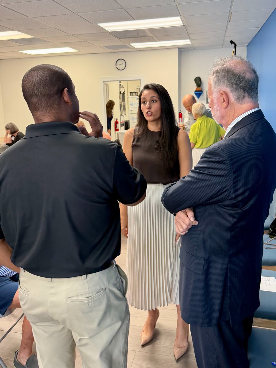 PiaforCongress's tweet photo. It was wonderful to join the Collier County Democrats for their candidate meet-and-greet yesterday! Collier County has got it going on and they’re ready for some fresh energy!

From Broward and Palm Beach Counties to Collier and Hendry, you can feel the sense of possibility. People across this district are ready for new leadership that puts people over politics.

Excited to keep going - together!