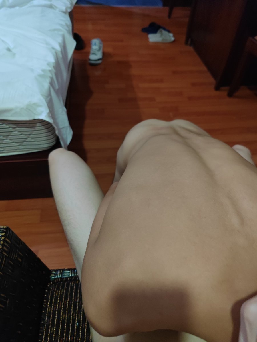 EBK586's tweet photo. 正在进行中，腹肌体育生，很会吃。 #深圳  #男高  #体育生 https://t.co/soqUUK1RP1