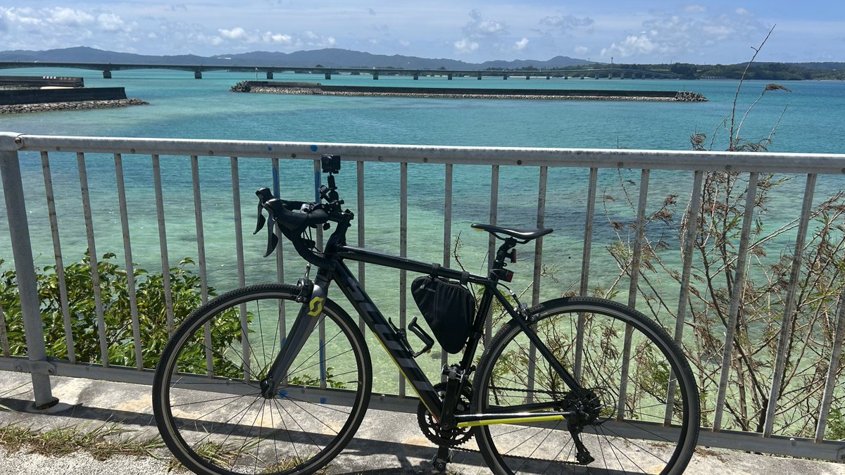 CJ26905056's tweet photo. 🏝️古宇利島　古宇利大橋

今回の旅で、最も蒼さに呑まれた場所。

自転車旅が素晴らしい理由🙂 https://t.co/ZFFVz4OMiu