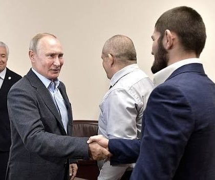 thewarner26's tweet photo. @GlobeEyeNews This the same guy who was hugging Donald trump and Vladimir putin btw who have both slaughtered countless Muslims. https://t.co/kfpUqiyu6D