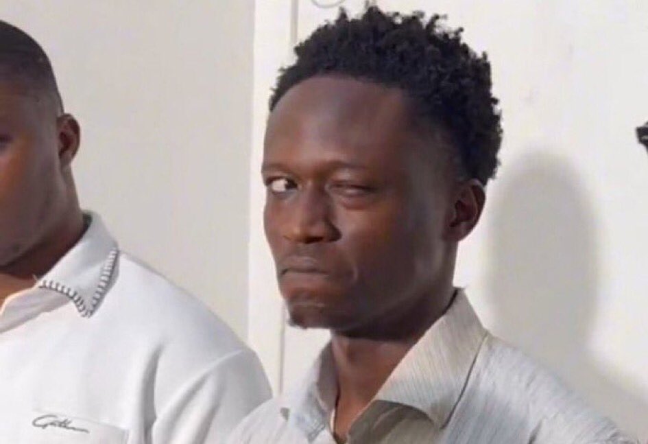 Ayodeji358201's tweet photo. Me watching my mutual trying to scroll past without engaging my posts https://t.co/IgdgfI2J7d