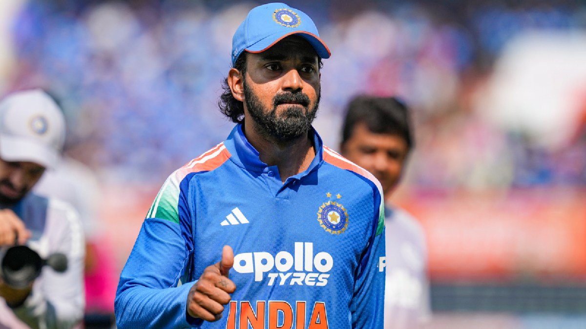 CricketCentrl's tweet photo. KRIS SRIKKANTH SLAMMED INDIA TEAM MANEGEMENT FOR KL RAHUL 🤯👀

Kris Srikkanth said 🗣️,

"When Kishan can bat at No. 4, why not Rahul? This management is just finishing Rahul. They seem to only want to destroy good players. It's rubbish that they send KL Rahul at 6 and 7. If Rahul is fit, he should be batting at No.4."