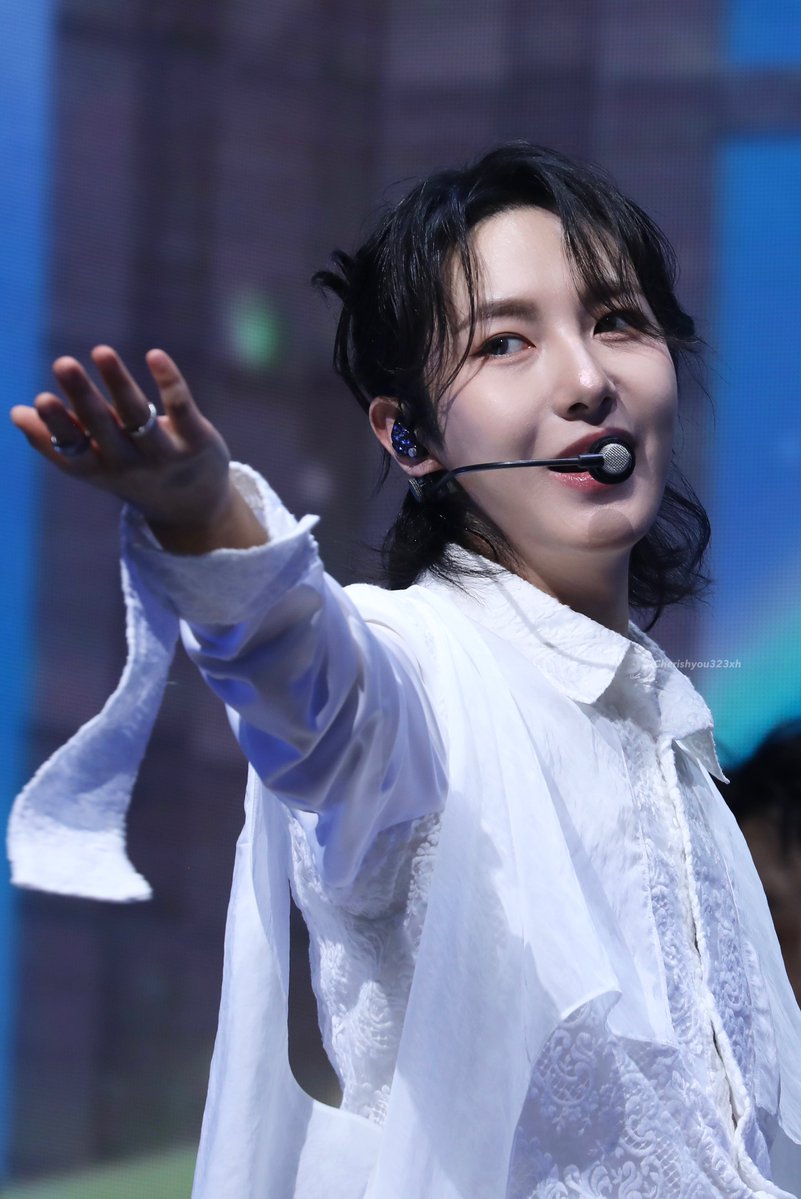 cherishyou323xh's tweet photo. 260717 🐈‍⬛💙
#런쥔 #仁俊 #RENJUN #ロンジュン https://t.co/3YjMgturGp