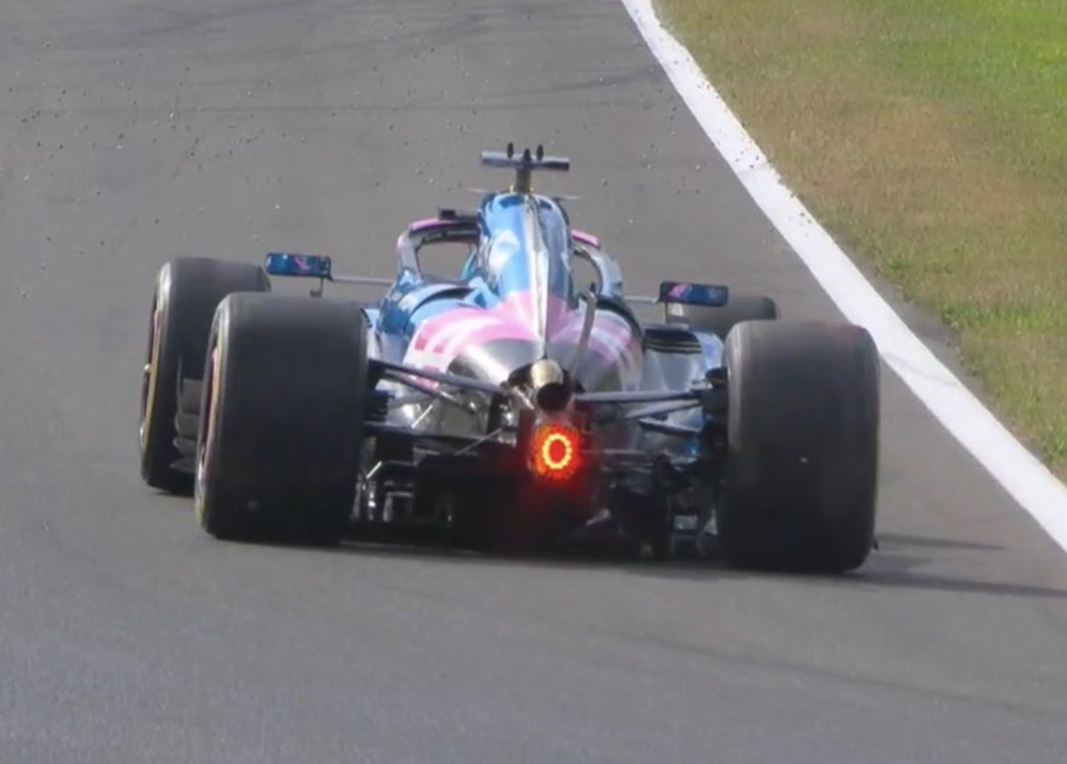 TinoCLeclerc's tweet photo. ferrari: tengo el alerón macarena 😈

red bull: te copié je 

alpine: calla y juega https://t.co/ueTre6Fcp9