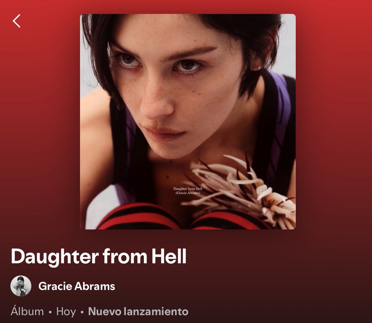 pinkvib3sss's tweet photo. felicidades gracie abrams por la obra de arte que le diste al mundo, eres increíblemente talentosa, preciosa, hermosa y te amo https://t.co/T36FF1bFOb