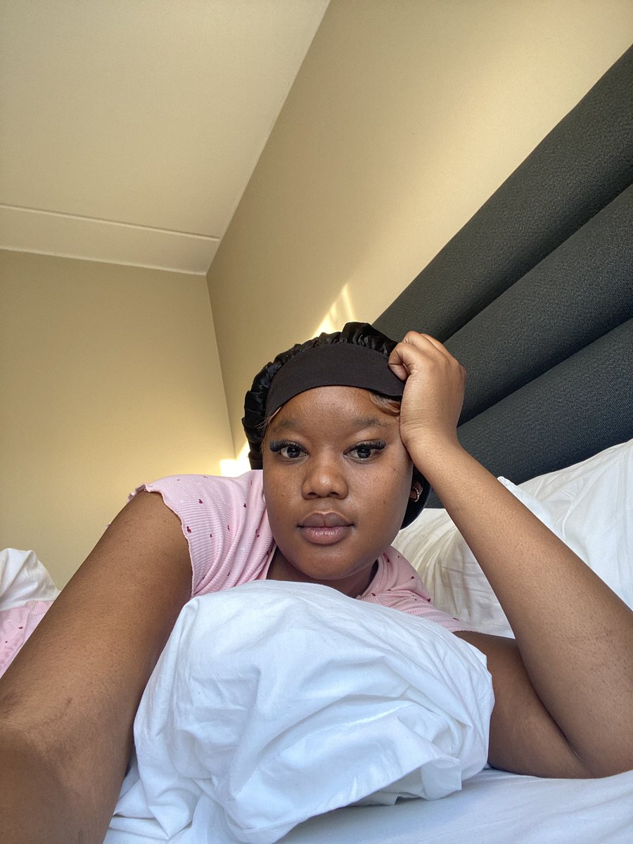 ReituPhala's tweet photo. Goodnight 🌸. https://t.co/Nba5vfJuuq