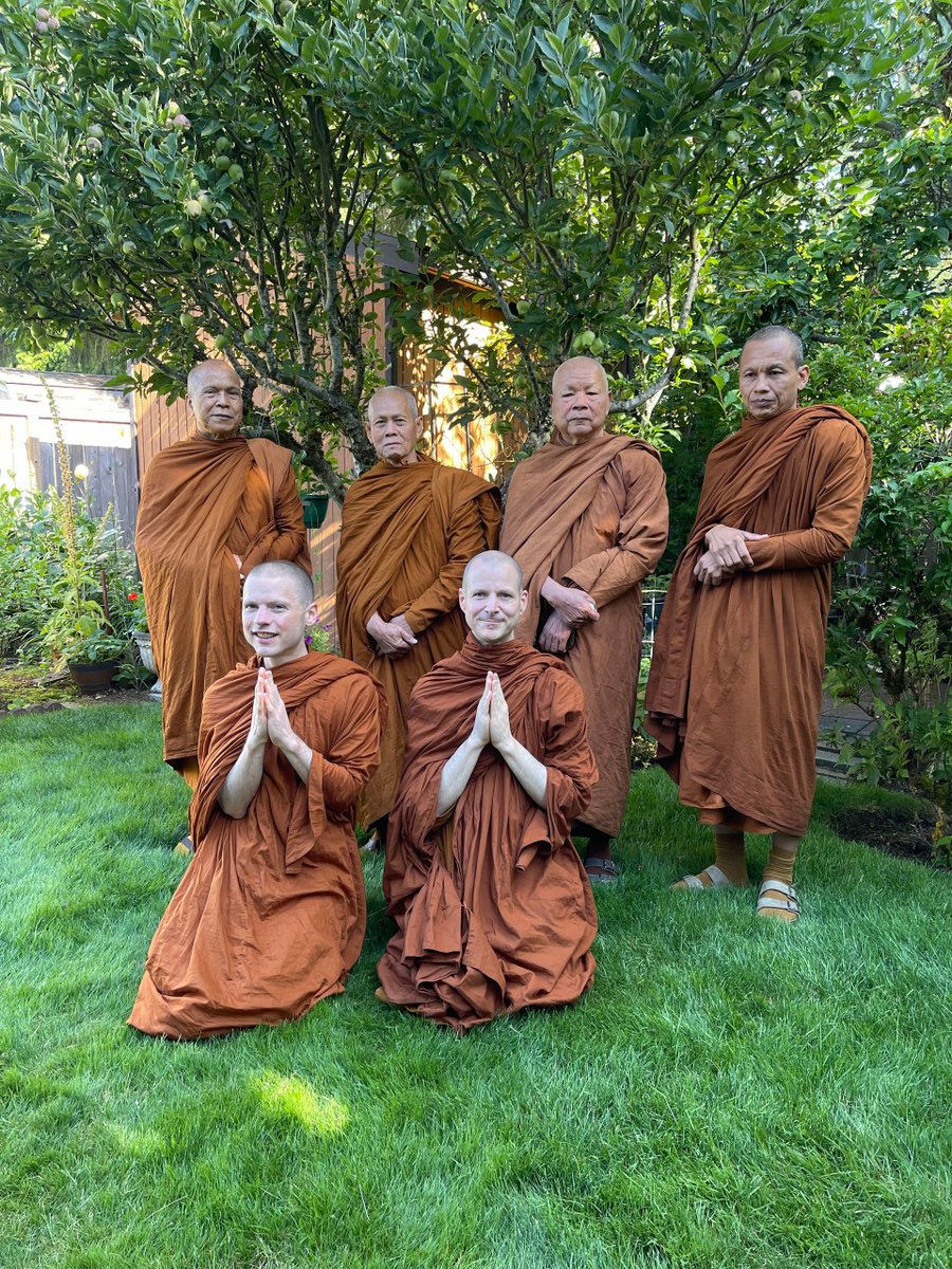 clear_mountain_'s tweet photo. This past Thursday and Saturday, Clear Mountain was blessed to to have visits from three senior elders from our tradition: Luang Por Damrong Sucitto, Luang Por Damrong Siribhaddo, and Luang Por Jundee Kantasāro. Thank you so much for visiting us and sharing your wisdom! https://t.co/5d7YBvJURn