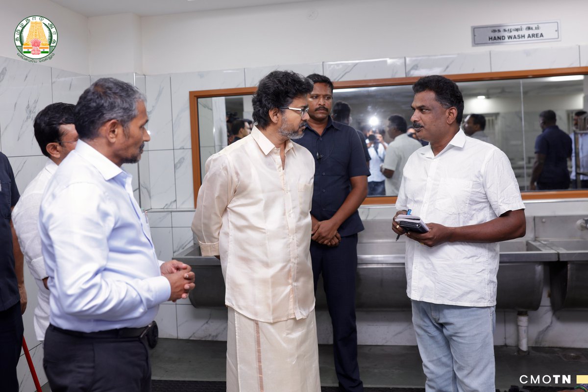 VanniTamizhVCK's tweet photo. சென்னை சைதாப்பேட்டையில் அமைந்துள்ள சமூகநீதித்துறை கீழ் இயங்கும் எம்.சி.ராஜா சமூகநீதி கல்லூரி மாணவர் விடுதியிலும், பிற்படுத்தப்பட்டோர் நலத்துறை கீழ் இயங்கும் சமூகநீதி கல்லூரி மாணவர் விடுதியிலும், மாண்புமிகு தமிழ்நாடு முதலமைச்சர் திரு. ச. ஜோசப் விஜய் அவர்கள் இன்று திடீர் ஆய்வு மேற்கொண்டார். இவ்வாய்வின் போது மாண்புமிகு பிற்படுத்தப்பட்டோர் நலத்துறை அமைச்சர் திரு. வே. சம்பத் குமார் அவர்களும், நானும் உடன் இருந்தோம்.

@CMOTamilnadu 
@tvksampathcbe