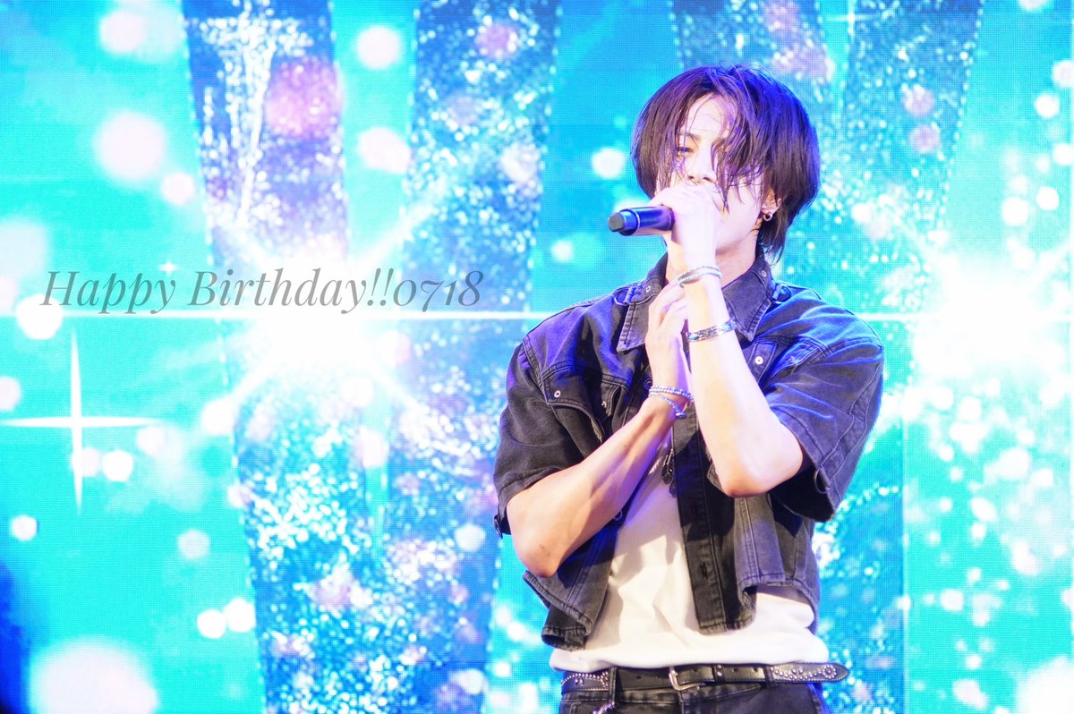 _blue_0a0's tweet photo. Happy Birthday!
 Dear 𝑹𝒀𝑼𝑻𝑶 ✨✨

#VYBE https://t.co/aMBYu2Fbw0