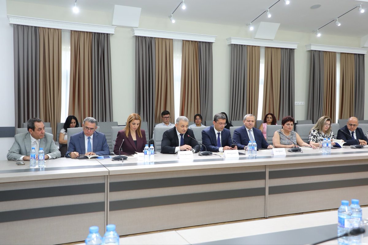 bdu_eduaz's tweet photo. 📚 “Mediada Azərbaycan dili” metodik vəsaitinin təqdimatı olub
🔗 Ətraflı: https://t.co/zBF50N9Bdk
#BDU #BakıDövlətUniversiteti #BakuStateUniversity #Media #AZTV https://t.co/Avkc6yXWAN