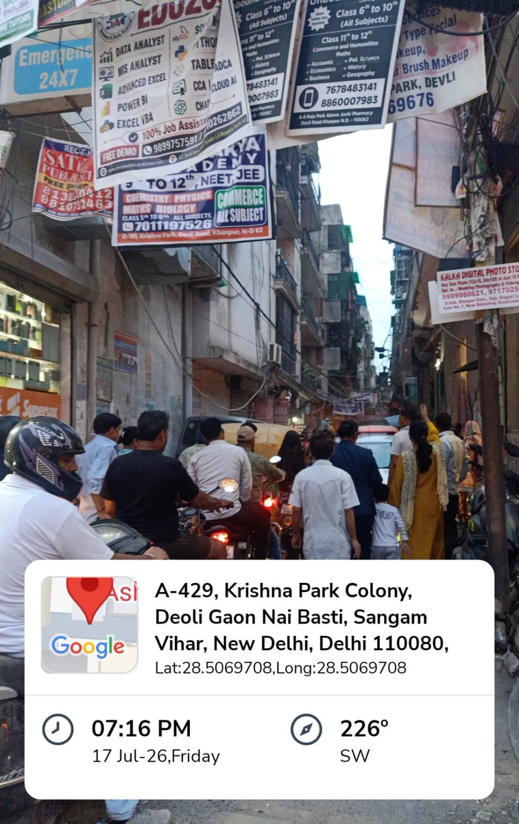 VIVADESTINATIO1's tweet photo. @Paramjit_Jha एक दिवार के बंद होने से हजारों लोग परेशान हों रहे है कृष्णा पार्क की तरफ अचानक से ट्रैफिक डाइवर्ट हुआ है जिस से रास्ते पर चलना भी मुश्किल है प्लीज सभी मिलकर कुछ समाधान निकले इमरजेंसी की स्थिति अगर कभी हुंई तो हम सोच भी नहीं सकते क्या होगा 🙏 https://t.co/TdQ2TezSPg