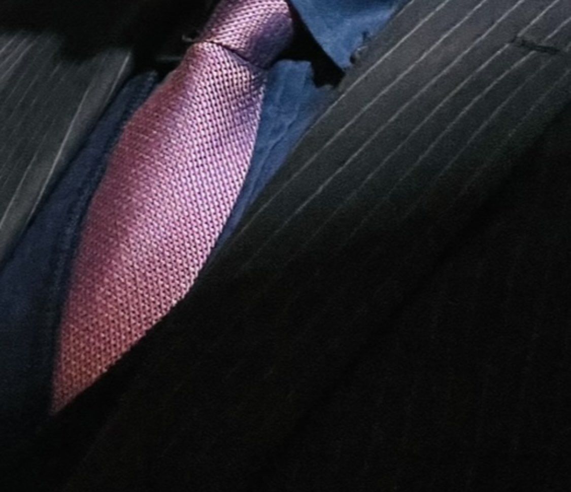 imomocomoko's tweet photo. 有識者の人だれかぁ、助けてください🙏
↓このワイシャツの色で結婚式参列はマナー違反でしょうかҨ(´-ω-｀) https://t.co/LfoU1MZd4K