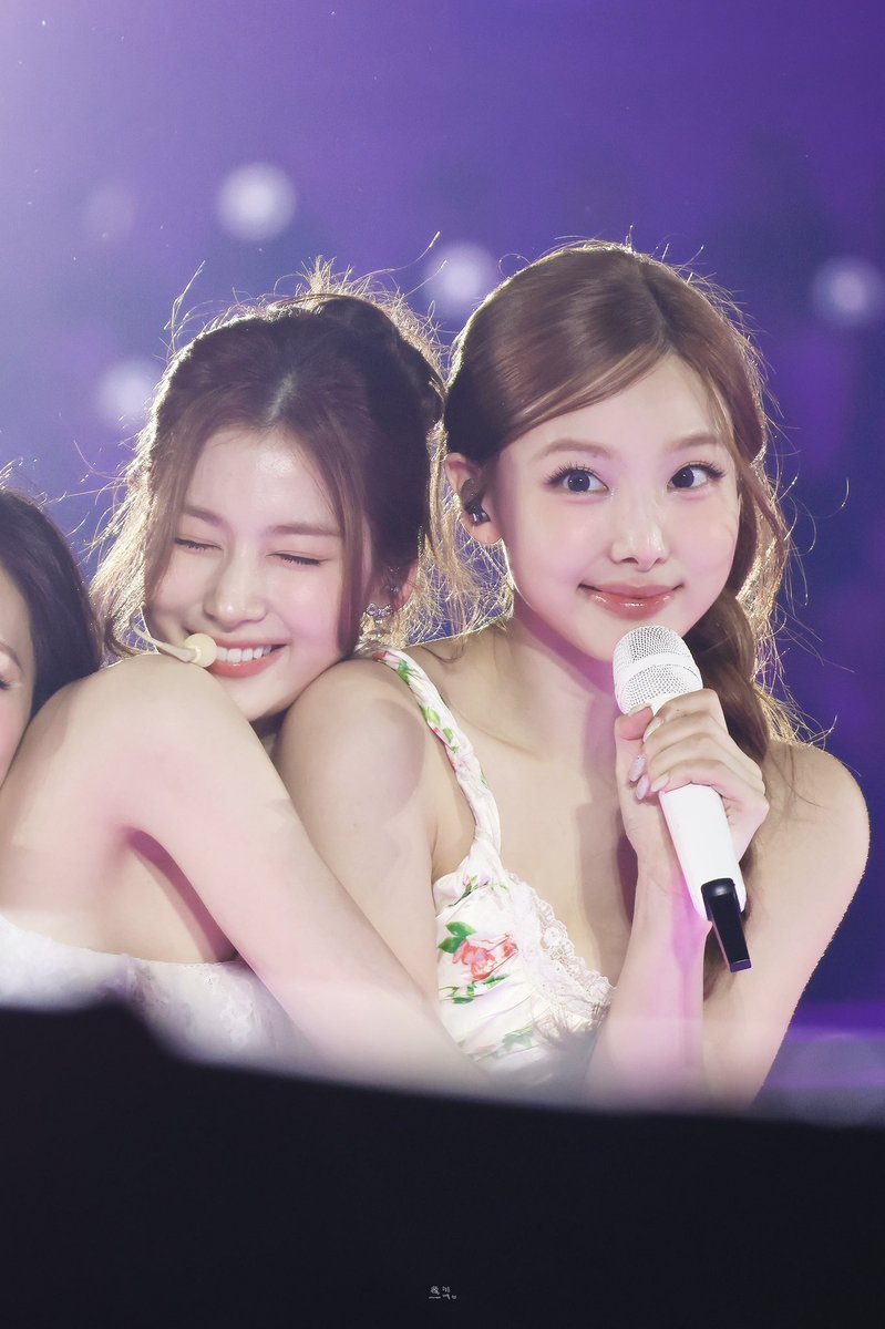 mostar1229's tweet photo. 샤보싶💗 https://t.co/WzDLr8laL2