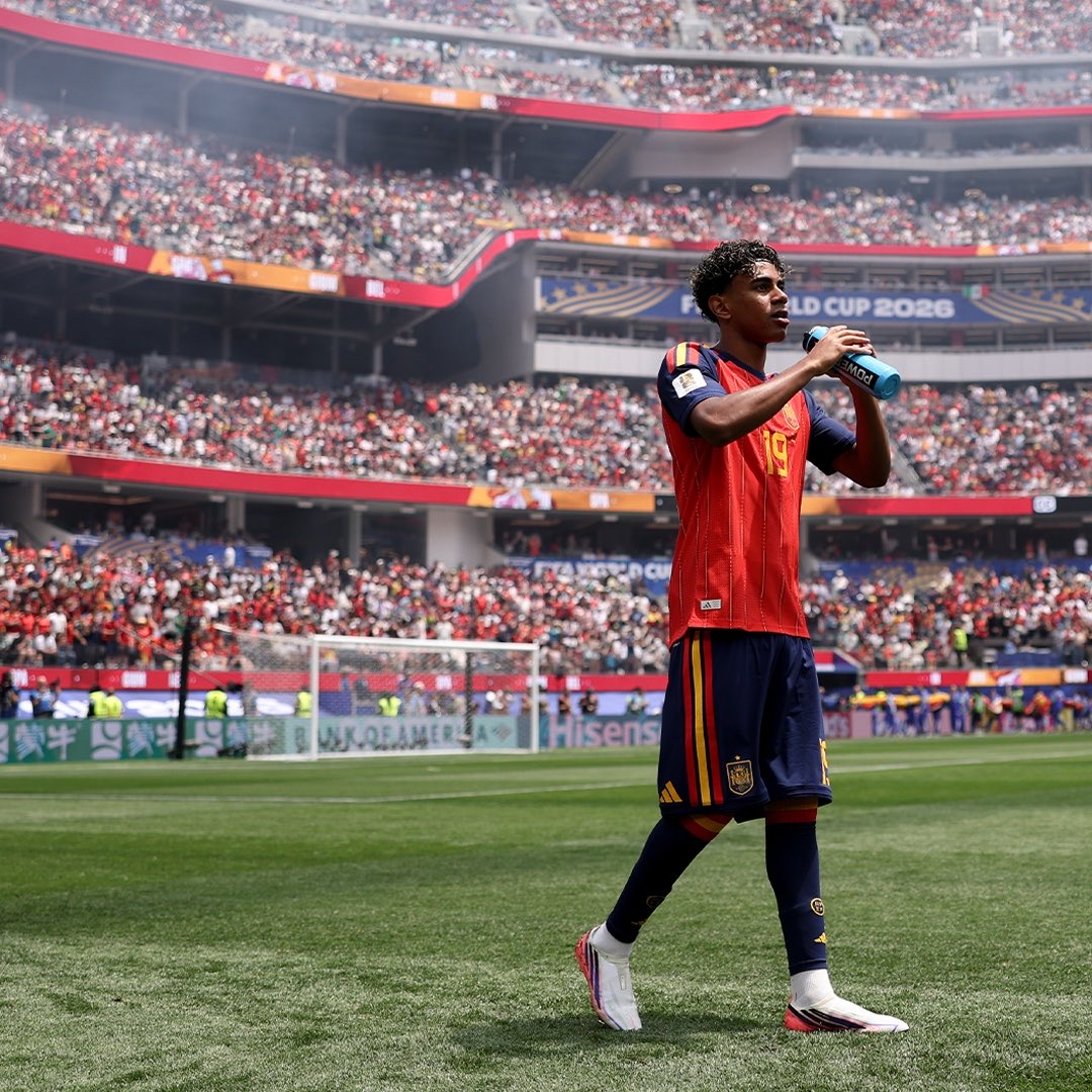 adidasfootball's tweet photo. the headband.
the boots.
the #19.
ready. https://t.co/9JrKBlfO6k