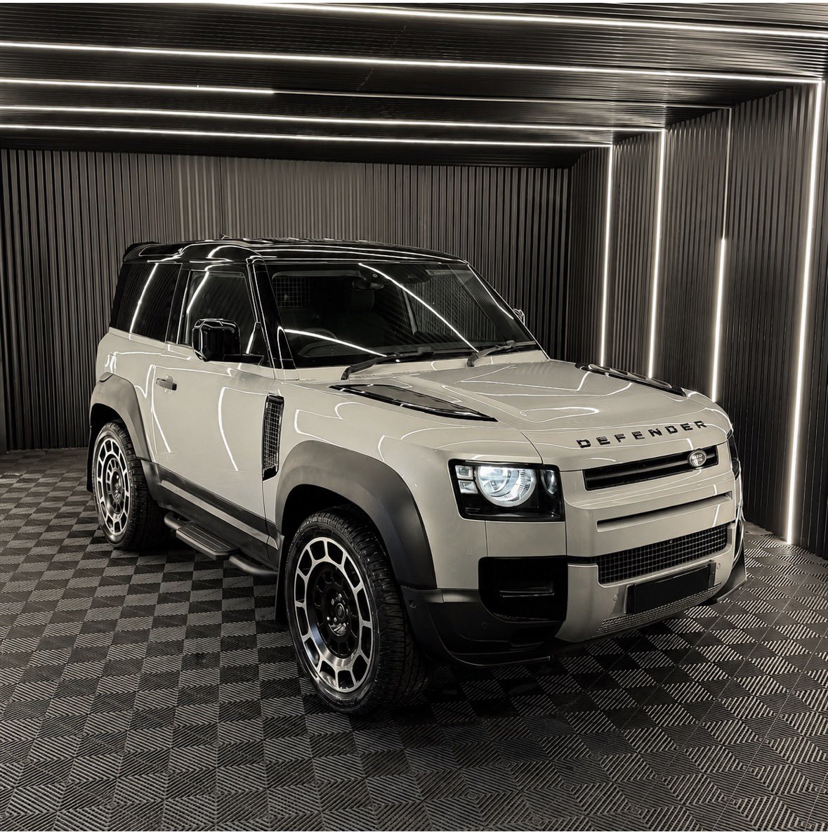 Richowenss's tweet photo. I don’t usually post things like this, but it’s only fair to give credit to my coach. Yesterday I made a withdrawal from my crypto profits, and today I was able to purchase a car quite remarkable. Grateful for the progress, thanks to @NikolinaSabljc for the guidance. https://t.co/gUzpqGSSWs