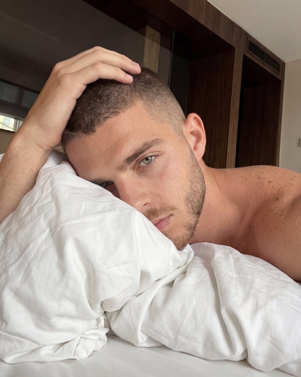 itsmaxdan's tweet photo. five more minutes. 🛌☕️
#MorningVibes #LazyMorning https://t.co/m2edjtt6yg