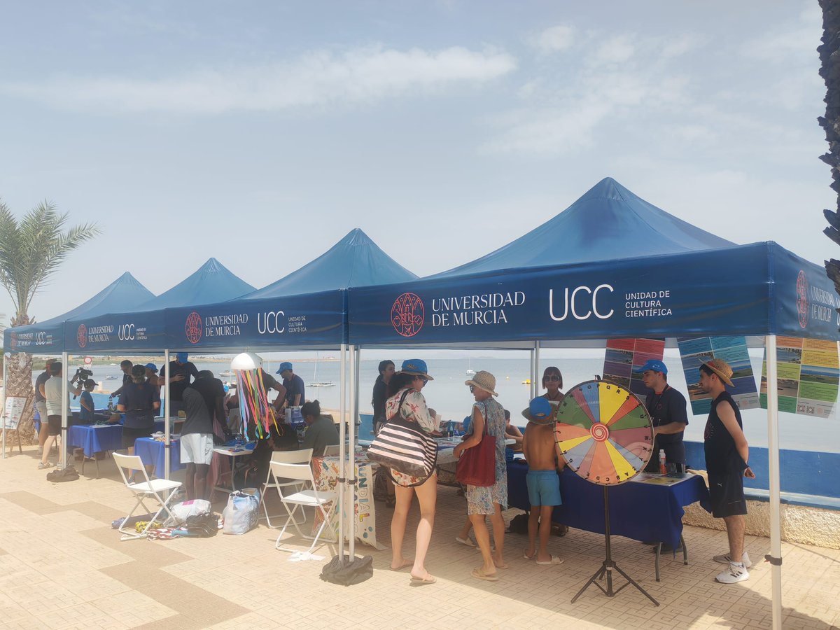DptoTeIUM's tweet photo. ¡Concluye la 3.ª edición de #MarMenorRoadTrip! 🌊🔬 Ha sido un placer colaborar acercando la ciencia a la ciudadanía y promoviendo la protección del Mar Menor. Gracias a nuestro estudiantado y egresados por su compromiso, y a @umudivulga por contar con nosotros un año más. 👏 https://t.co/dAsyT1l1SY