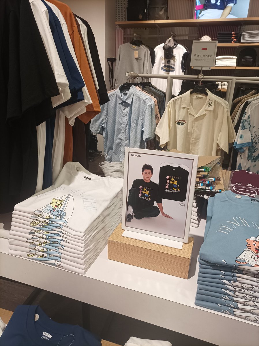 girlydimplepop_'s tweet photo. Hi @dustinyuu ๐ Went to SM North kanina and saw this. Pogiii. Thank you @benchtm, more pa please.
Btw, MEGA SALE! Kaya buy na.
#DustinYu
#Bench https://t.co/Klwpkca3CV