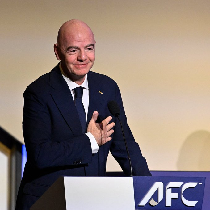 Haber's tweet photo. UEFA, FIFA seçimlerinde Gianni Infantino'nun karşısına çıkaracağı bir aday arıyor. 

(Mundo Deportivo) https://t.co/7HakD0IPd4