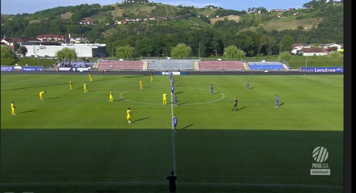 TerrenoMolero's tweet photo. Ya en marcha la temporada 2️⃣0️⃣2️⃣6️⃣ / 2️⃣0️⃣2️⃣7️⃣de las ligas de la zona #TerritorioMolero

Ya en marcha el primer partido de la #PrvaLigaTelemach 🇸🇮

@nafta1903 VS Koper

Doble representación española. En el Nafta, el entrandor Gonzalo Escudero. Álvaro Roncal en el Koper. https://t.co/Gp8W8xwIGP