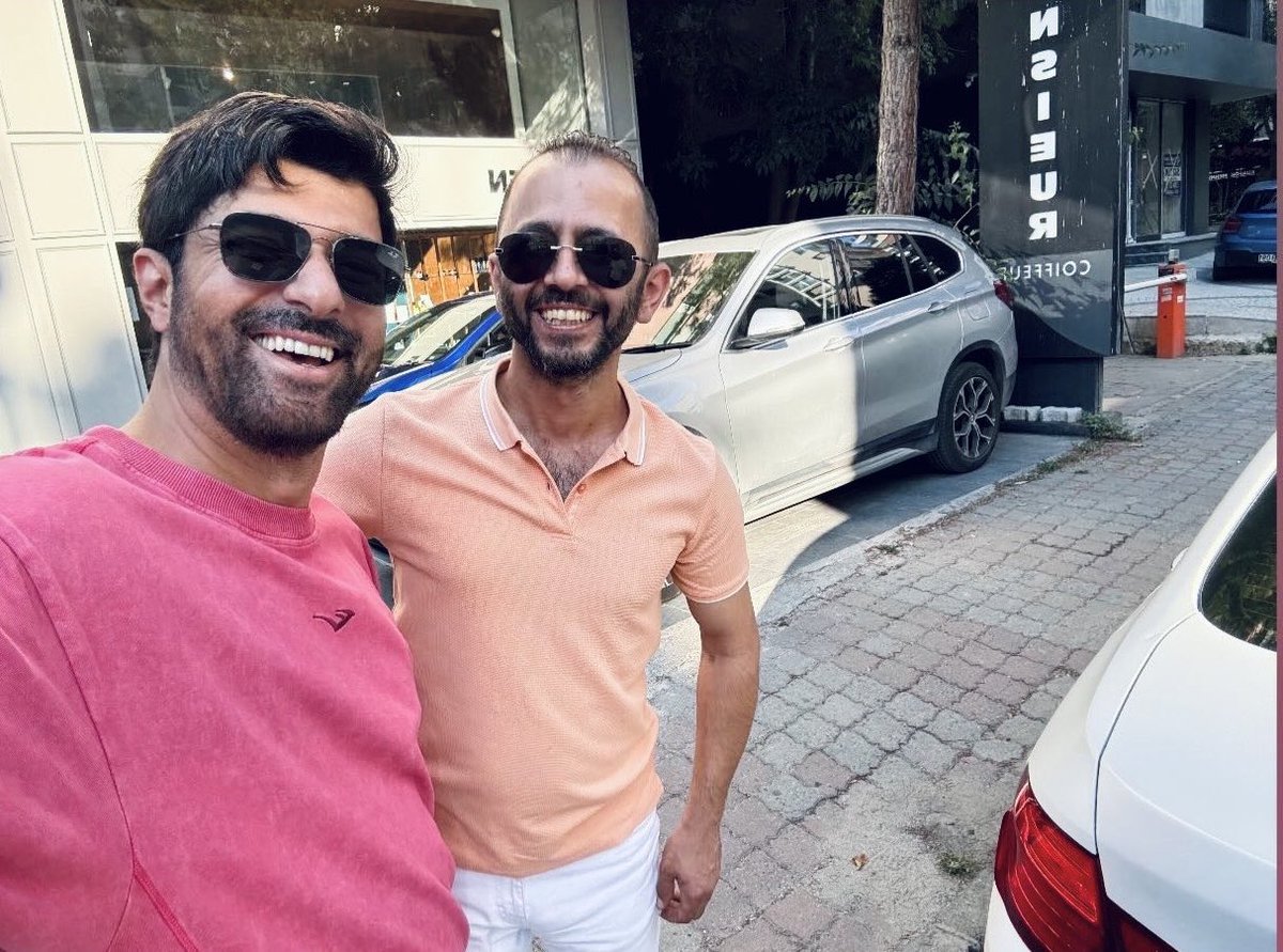 eakyurek_int's tweet photo. 🎀🫰🏻🩷 
#EnginAkyürek https://t.co/ofcAVk4XkW