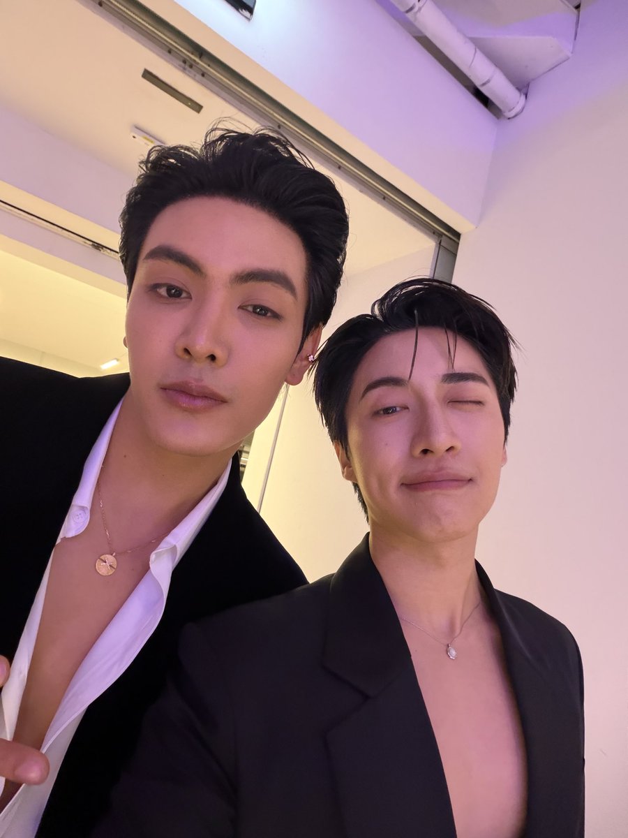 jungwboo_'s tweet photo. ทรงพวกเราเป็นอะไรดี? @ChenRcj https://t.co/22Rz6rDg9U