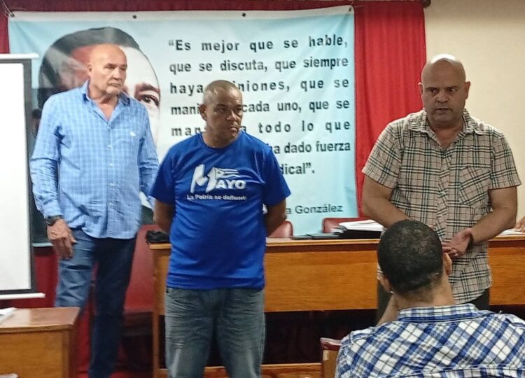 50Trabajadores's tweet photo. #Cuba @Colina_CTCuba, secretario general de la CTC, razonó en #Matanzas  sobre la urgencia de empujar, de hacer, transformar  para cumplir  eficazmente el rol de la organización @50Trabajadores @JuanitaLare  https://t.co/ei2xkFizh0 https://t.co/pC7gzHE1am