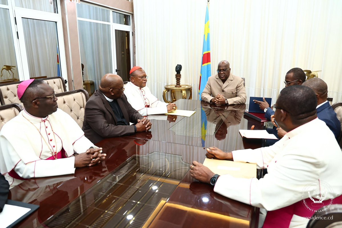 NgaliTv25900's tweet photo. #RDC | #Dialogue national : @Fatshi13_pro5 TSHISEKEDI opte pour un processus de concertation

Le président de la République, Félix Tshisekedi, a décidé d'engager le pays dans un processus de dialogue, selon des sources ecclésiastiques.

Une feuille de route devrait être publiée dans les prochains jours afin de préciser les modalités de cette initiative.

Les délégations de l'ECC (Église du Christ au Congo), de la CENCO (Conférence épiscopale nationale du Congo) et de l'ERC ont été reçues ce vendredi par le chef de l'État à la Cité de l'Union africaine.