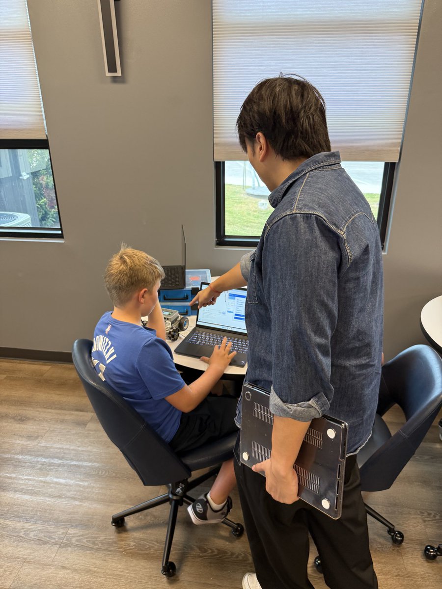 Jarofisaac's tweet photo. GT Summer Camp Week 1 is a hit at GT Georgetown 📣

The kids are working hard on Timeback and developing their skills from Music and chess to Robotics as well 🤖

@gtschool @gtmom @loganmay https://t.co/0TmR6eZVyQ