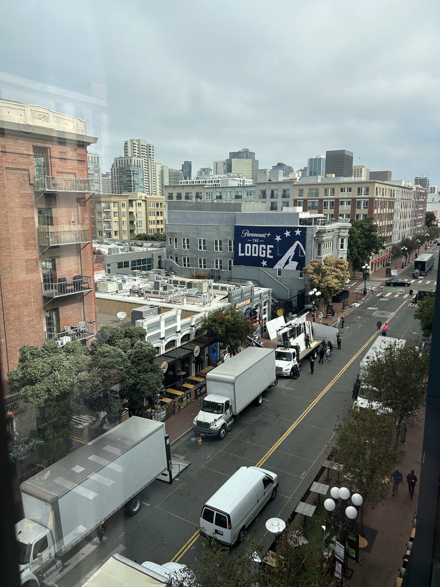carolisabando's tweet photo. @ParksAndCons @SD_Comic_Con https://t.co/4NAteWOTHr
