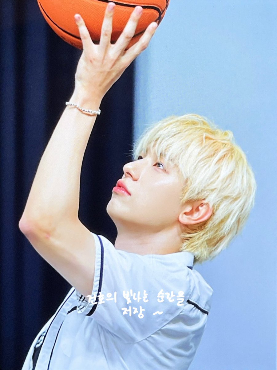 save_kunho's tweet photo. 260717 #올아워즈 #건호 

🏀🏀 https://t.co/I9pcJBgSz8