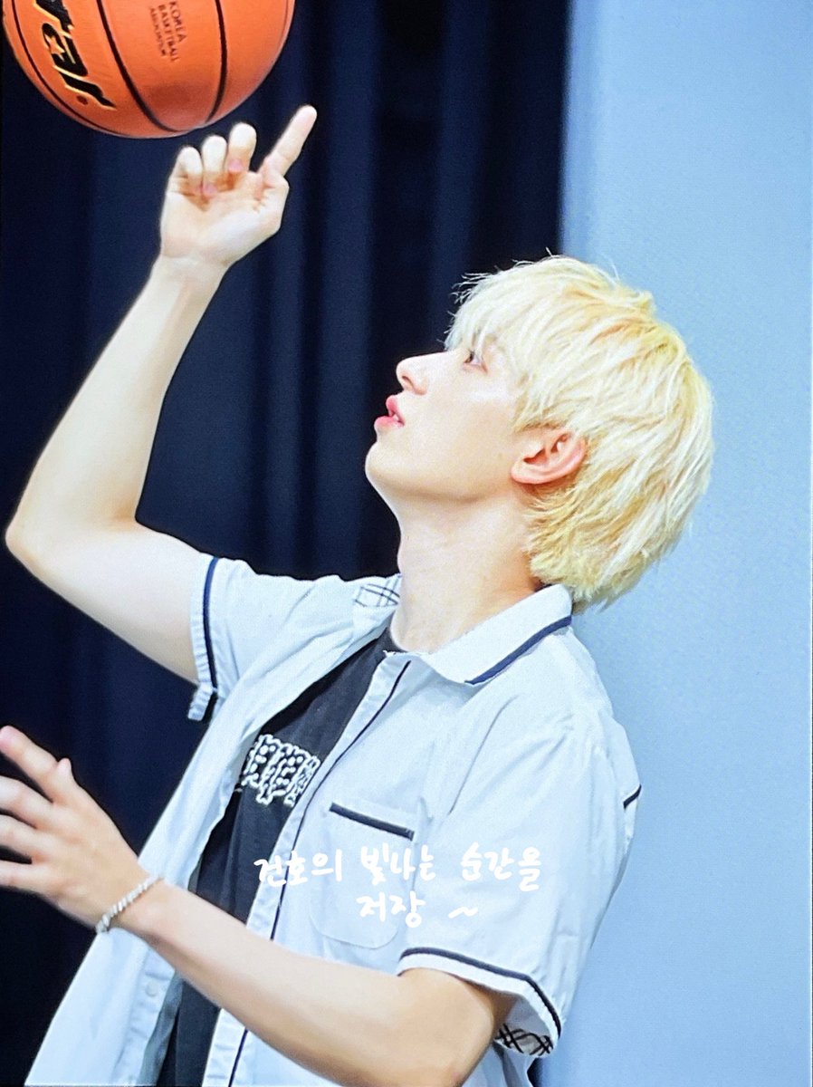 save_kunho's tweet photo. 260717 #올아워즈 #건호 

🏀🏀 https://t.co/I9pcJBgSz8