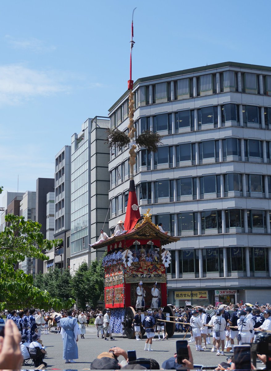 violetairline's tweet photo. こんなんを毎年見られるなんて、京都は人たちはやっぱり普通の感覚ではない https://t.co/f286Ebhg0v