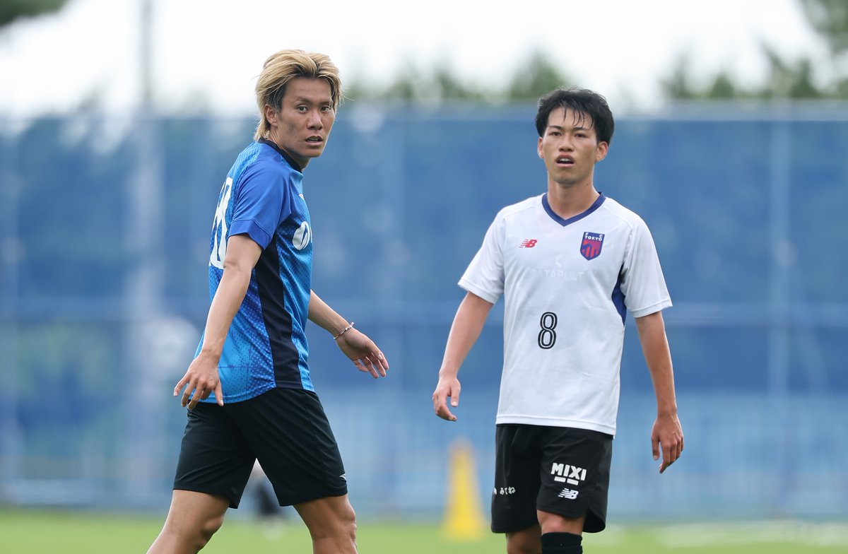 fctokyoofficial's tweet photo. 🔵🔴
#FCTOKYO白老camp

昨日のトレーニングマッチでは色々な再会がありました🤝🔵🔴

#モンテディオ山形 #寺山翼 #横山塁 
#徳永悠平 
#fctokyo #tokyo https://t.co/9QkH6VmvaL