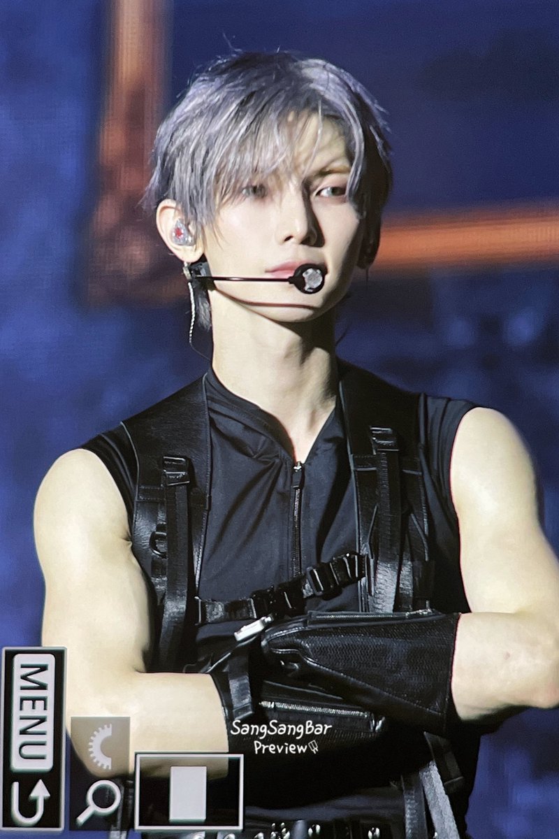 SangSangBar615's tweet photo. 260717 2026 팬미팅 Pre

♠️

#ATEEZ #에이티즈 #YEOSANG #강여상 #여상 https://t.co/MF27pqS1jk