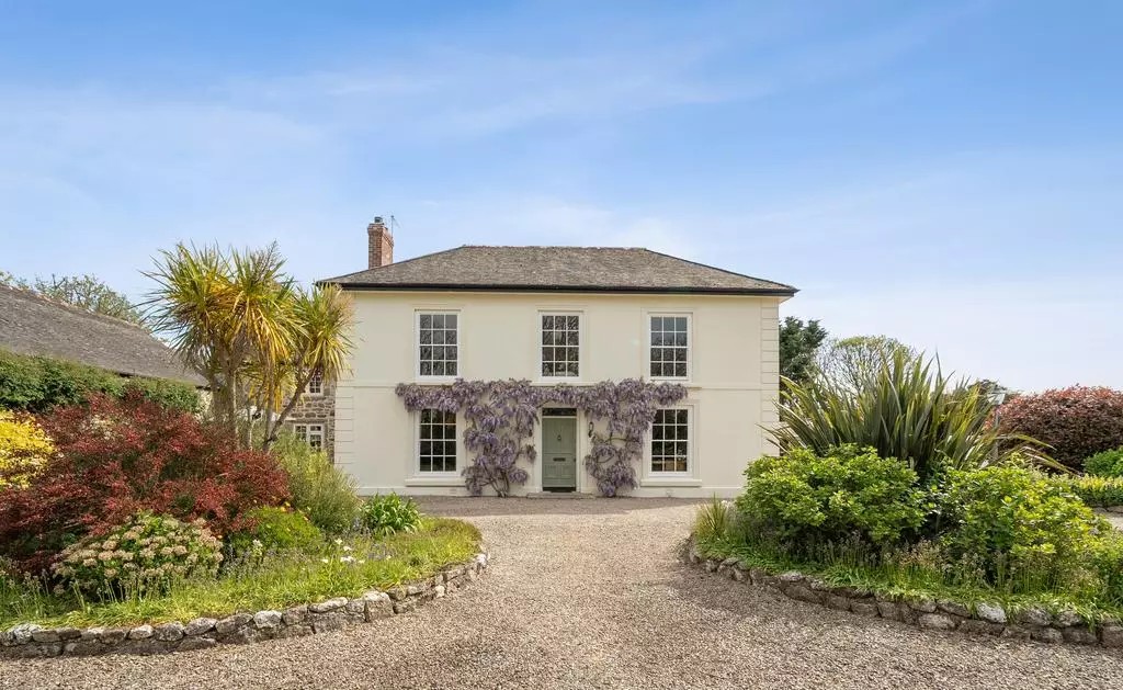 OnTheMarketCom's tweet photo. Perfectly located between the North and South coasts of Cornwall, this stunning home sits beautifully within its own colourful, landscaped grounds.

📍How much? £2.25m
📍Where? Nr. Penzance, Cornwall 

🔗Click here to take a look at the property: https://t.co/FAQZuZ3lh8 https://t.co/Q0AW1YoHRD