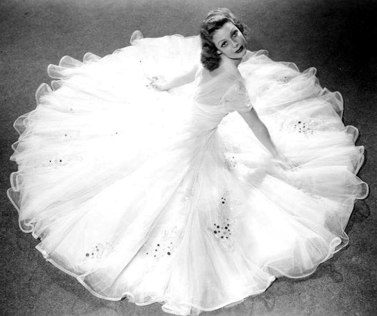 oldhllywoods's tweet photo. loretta young, 1937 https://t.co/ctdmJzaHRD